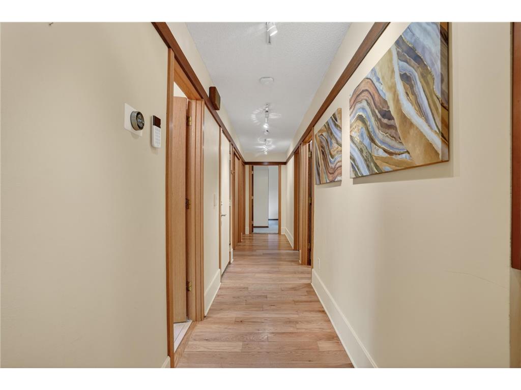 8655 Hunters Way Apple Valley MN 55124 7069873 image36