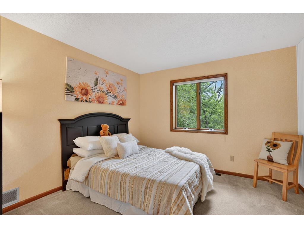 8655 Hunters Way Apple Valley MN 55124 7069873 image37