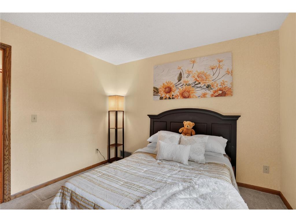 8655 Hunters Way Apple Valley MN 55124 7069873 image38