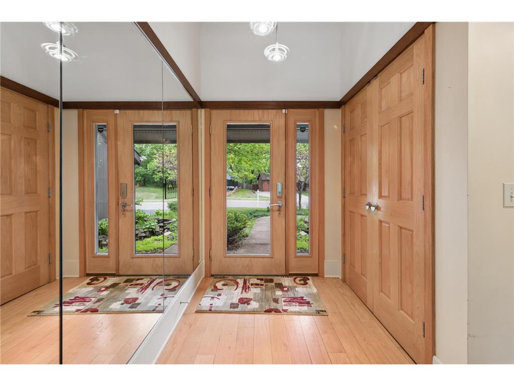 8655 Hunters Way Apple Valley MN 55124 7069873 image4