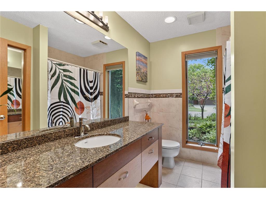 8655 Hunters Way Apple Valley MN 55124 7069873 image40