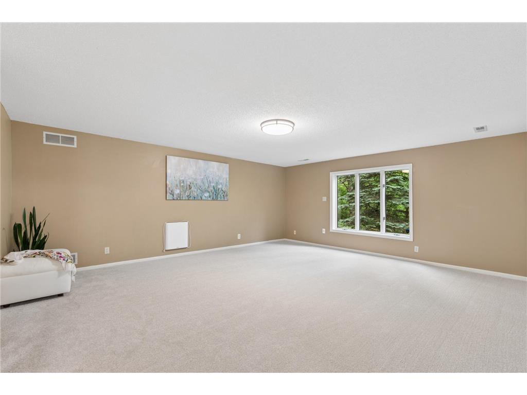 8655 Hunters Way Apple Valley MN 55124 7069873 image45