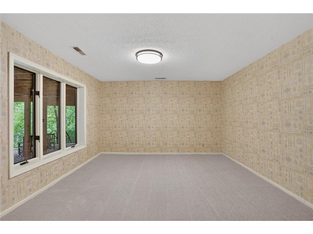 8655 Hunters Way Apple Valley MN 55124 7069873 image50