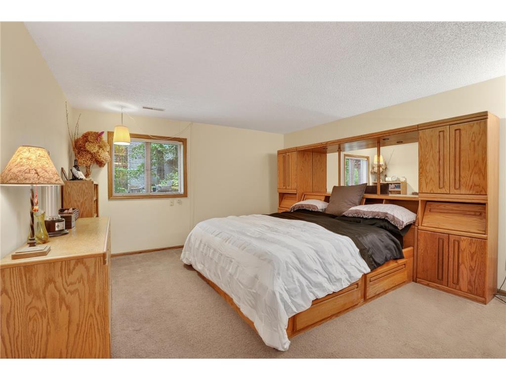 8655 Hunters Way Apple Valley MN 55124 7069873 image51