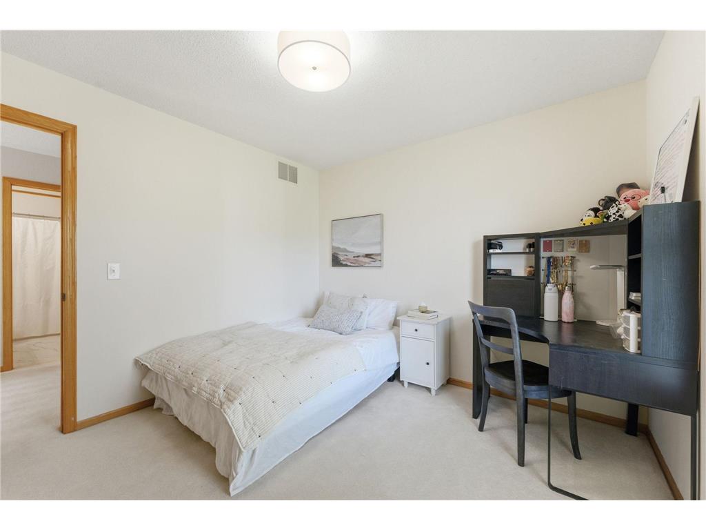 8655 Shepherd Way Eden Prairie MN 55347 7072148 image29