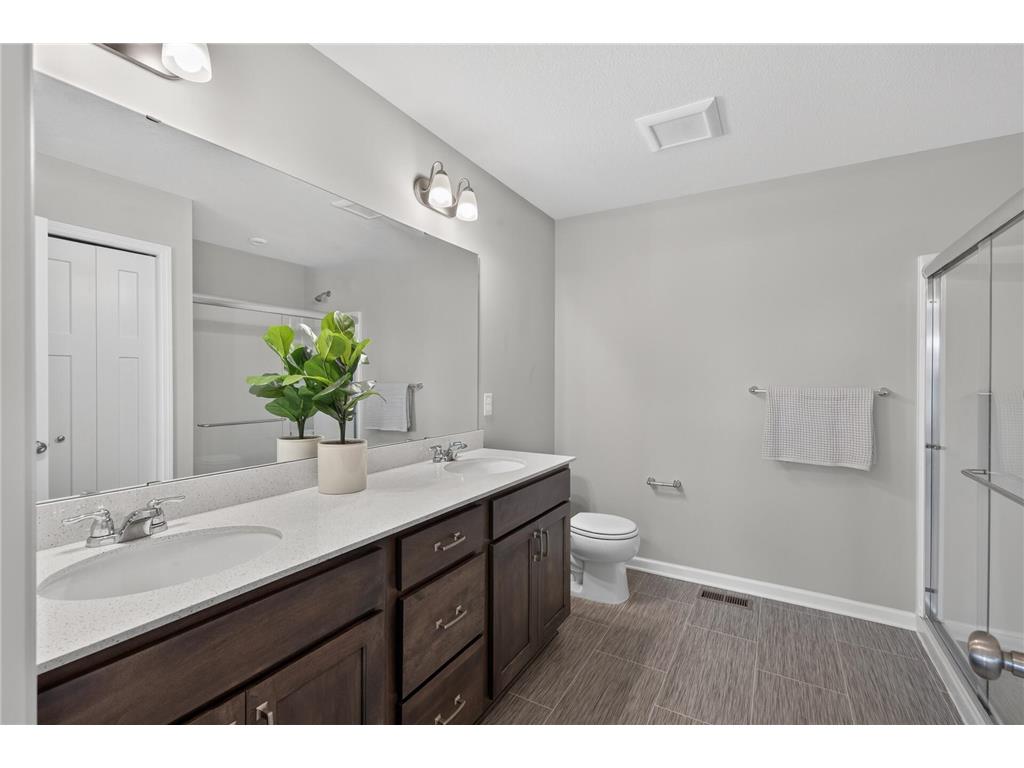 8658 London Circle NE #B Blaine MN 55449 7095701 image15