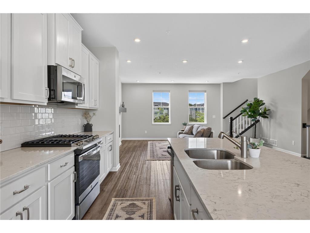 8658 London Circle NE #B Blaine MN 55449 7095701 image6