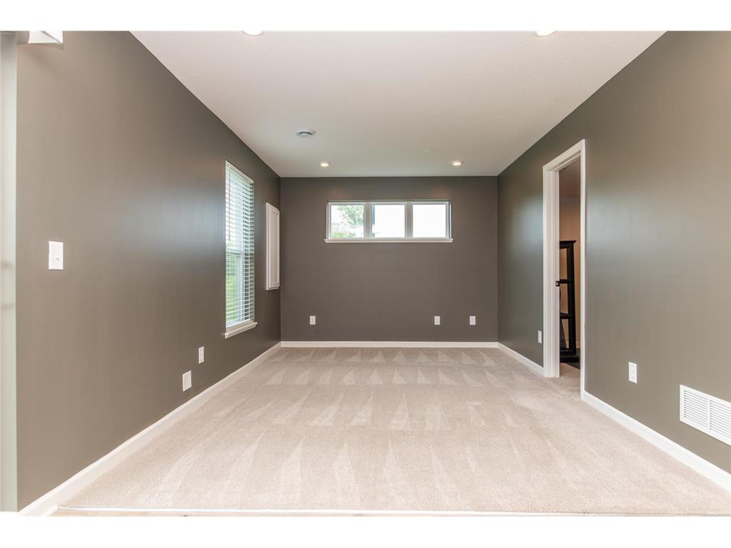 8658 London Circle NE #E Blaine MN 55449 7101456 image26