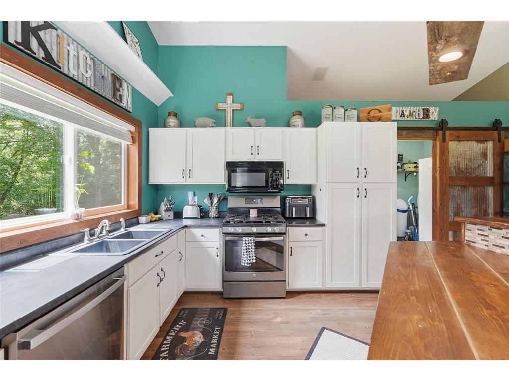 8666 Riverwood Circle N New London MN 56273 7090432 image14