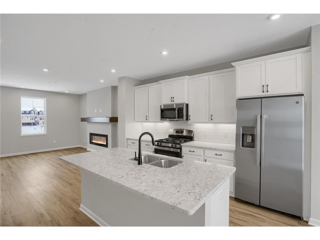 8668 London Circle NE #E Blaine MN 55449 6330963 image1