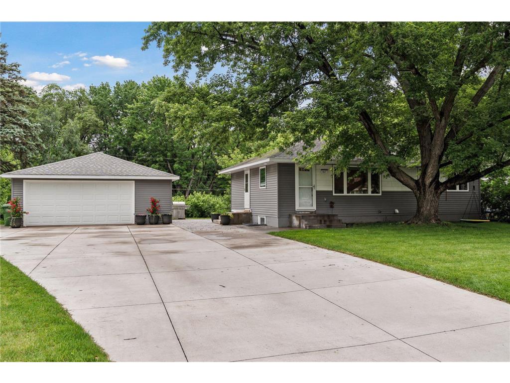 867 111th Avenue NW Coon Rapids MN 55448 6558881 image1