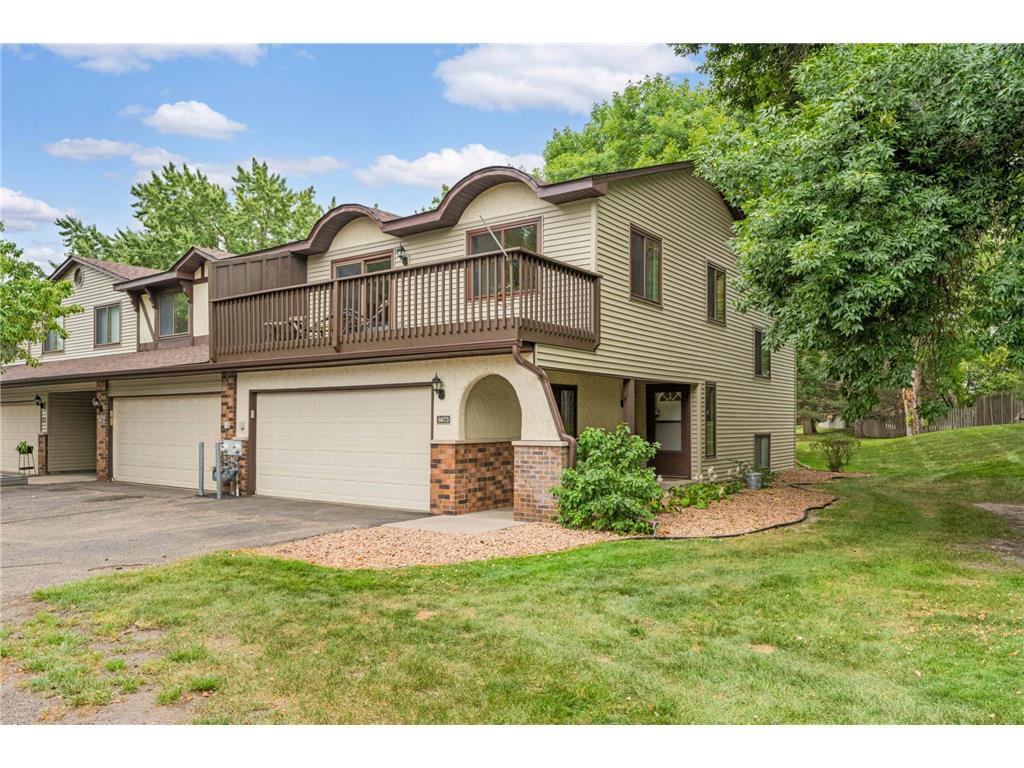 8673 Maplebrook Parkway N Brooklyn Park MN 55445 6428170 image1