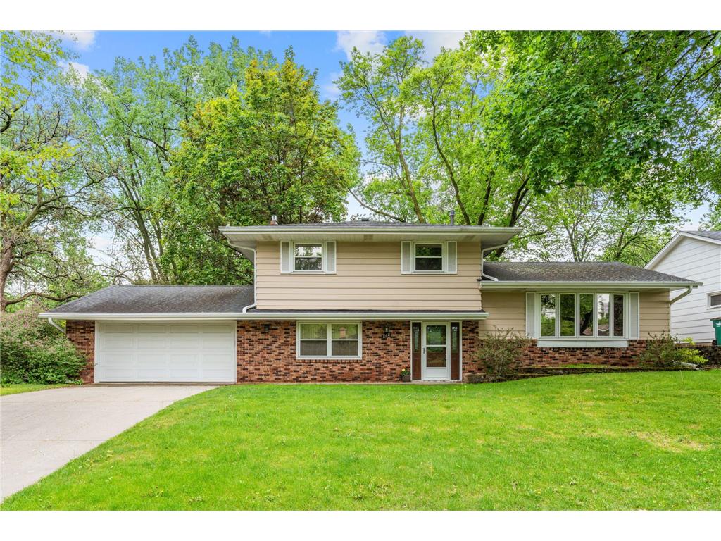 868 Cobb Road Shoreview MN 55126 7074295 image1
