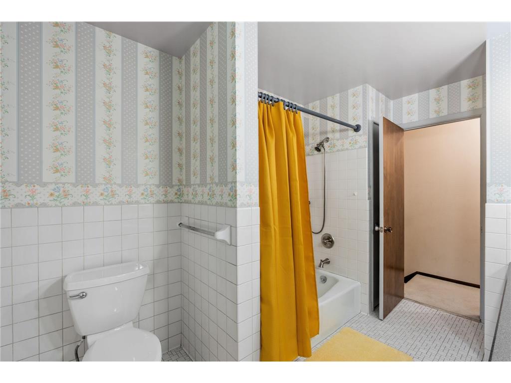 868 Cobb Road Shoreview MN 55126 7074295 image11