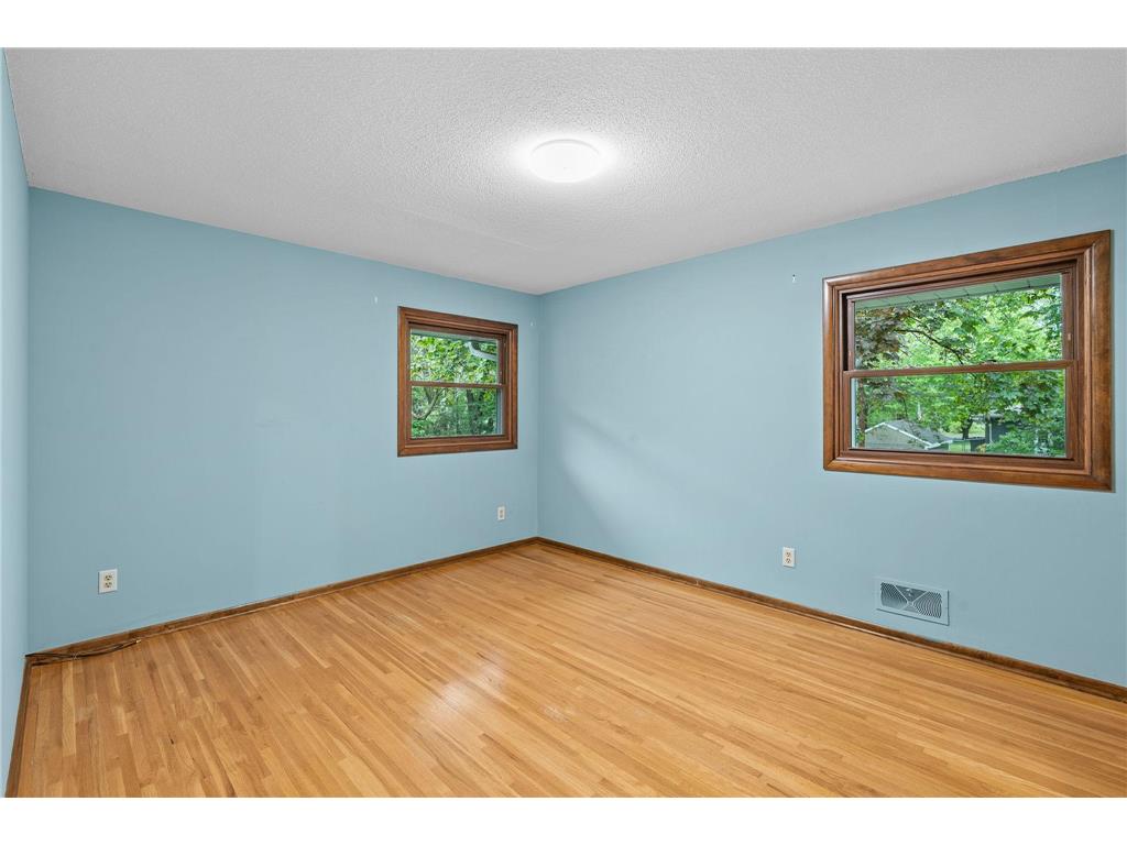868 Cobb Road Shoreview MN 55126 7074295 image9