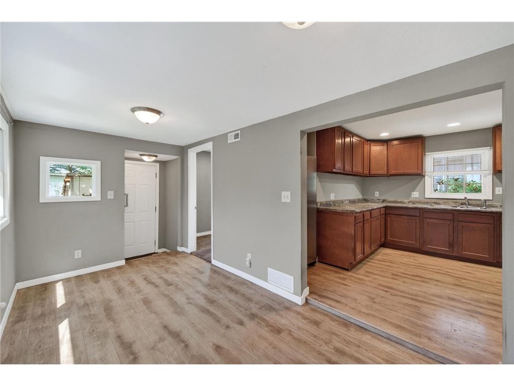 869 Desoto Street Saint Paul MN 55130 7083727 image17