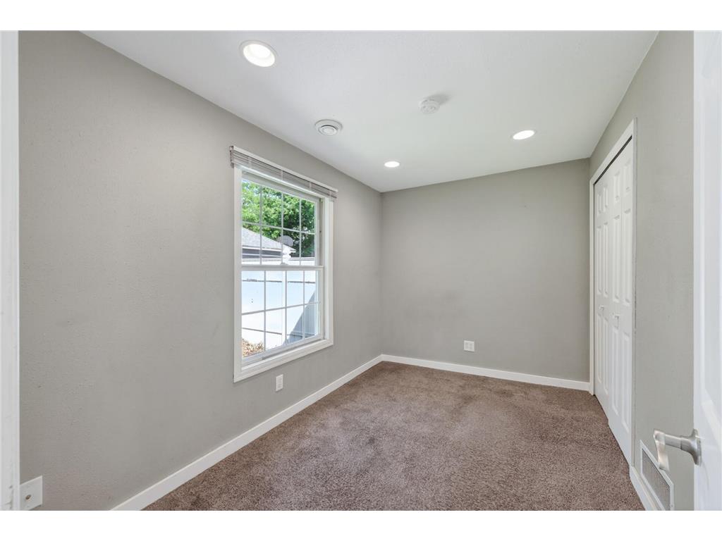 869 Desoto Street Saint Paul MN 55130 7083727 image22