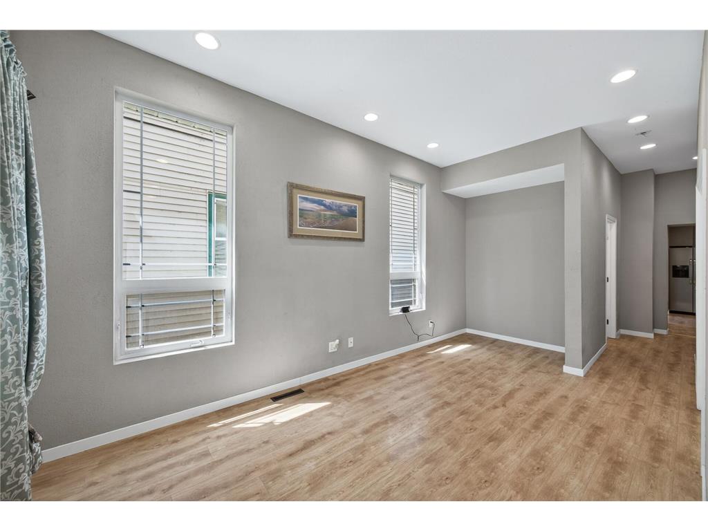 869 Desoto Street Saint Paul MN 55130 7083727 image8