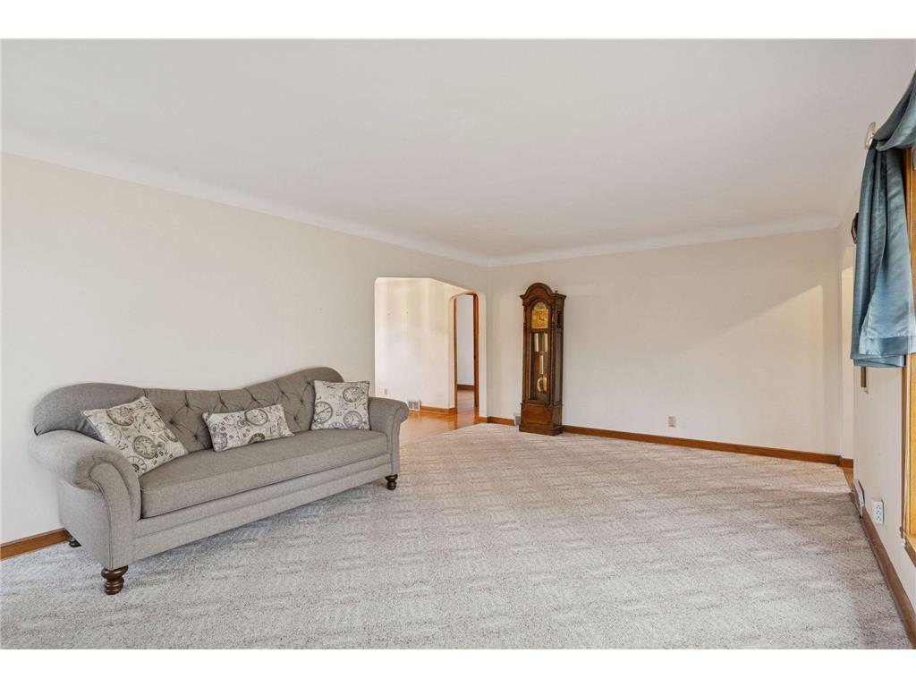 869 Iowa Avenue W Saint Paul MN 55117 6793671 image13