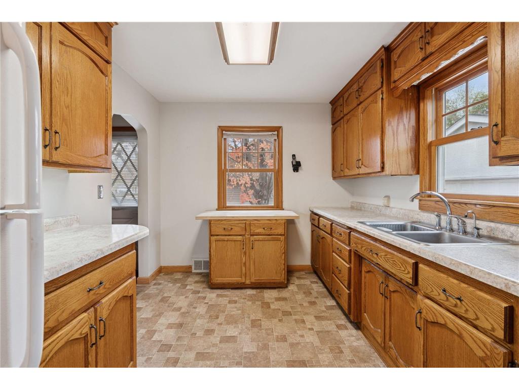 869 Iowa Avenue W Saint Paul MN 55117 6793671 image22