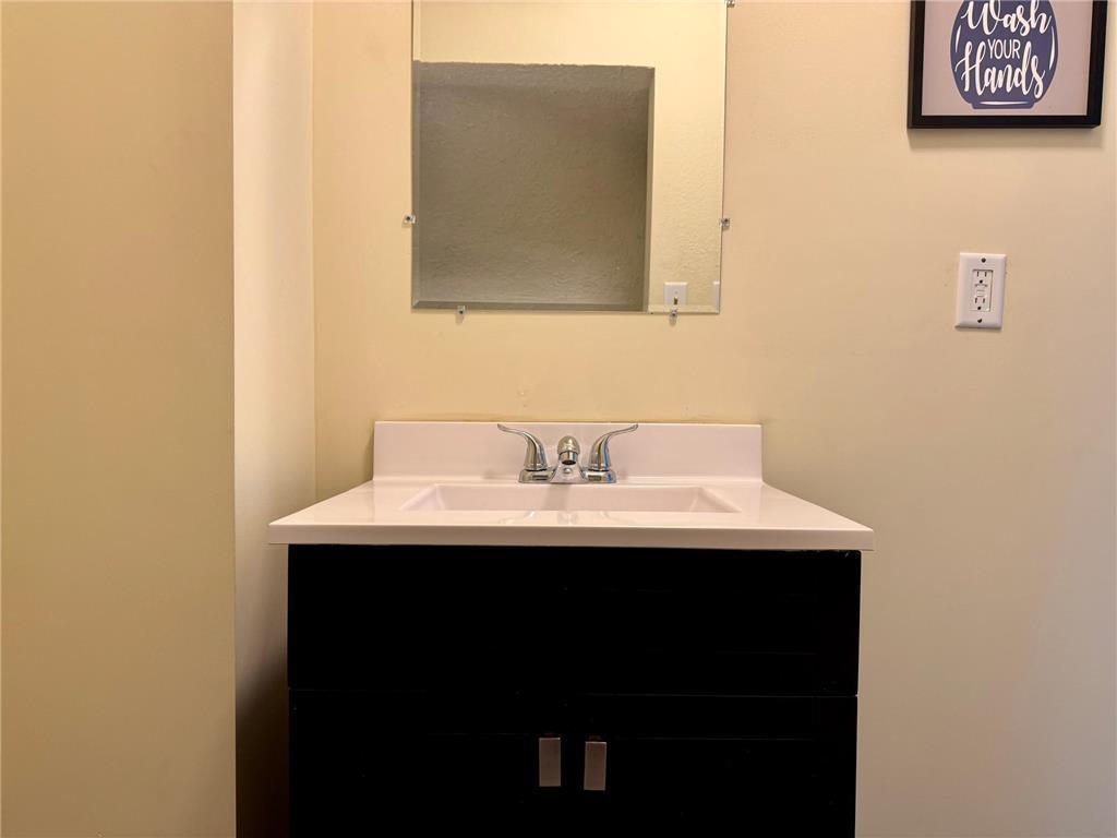 869 Lawson Avenue E Saint Paul MN 55106 7106685 image12