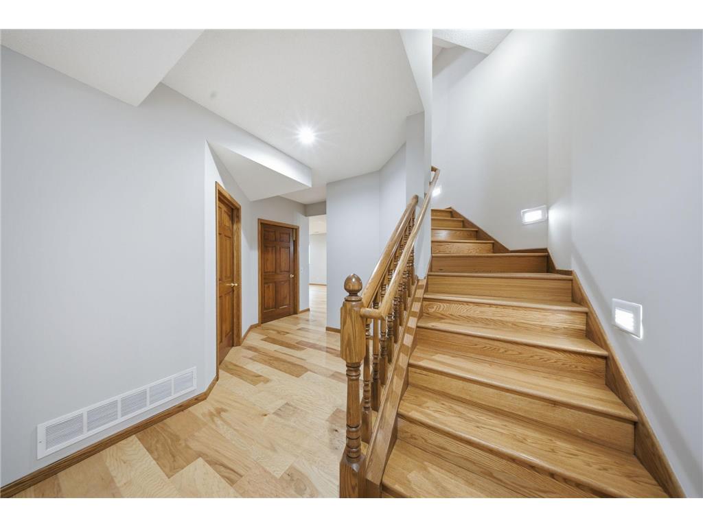 869 Mendakota Court Mendota Heights MN 55120 - Rogers Lake 7062441 image39