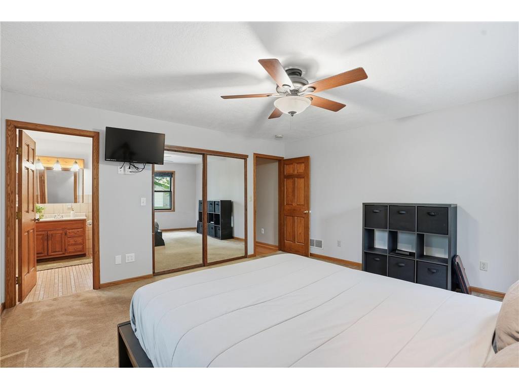 870 County Road F E Vadnais Heights MN 55127 7075735 image16