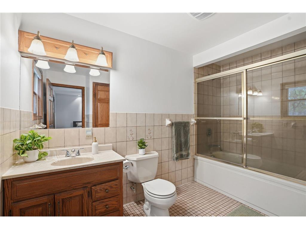 870 County Road F E Vadnais Heights MN 55127 7075735 image19