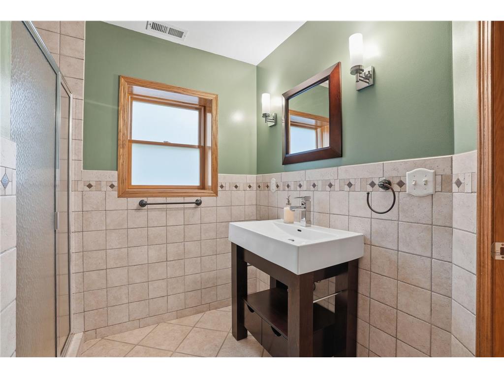 870 County Road F E Vadnais Heights MN 55127 7075735 image21