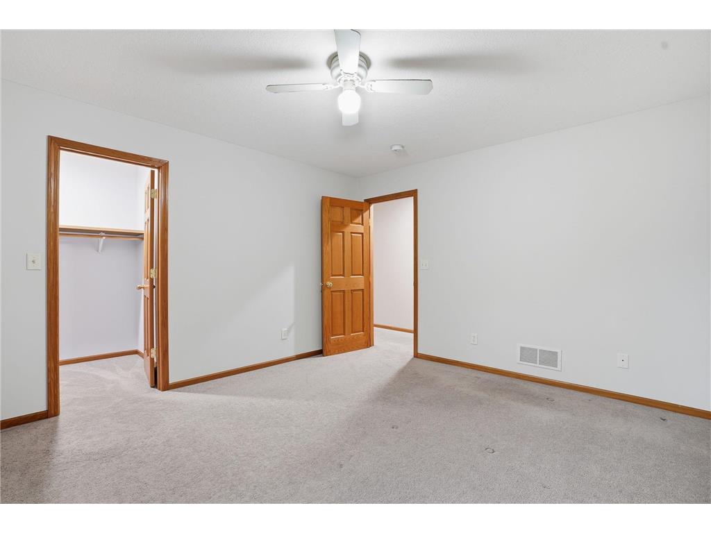 870 County Road F E Vadnais Heights MN 55127 7075735 image32