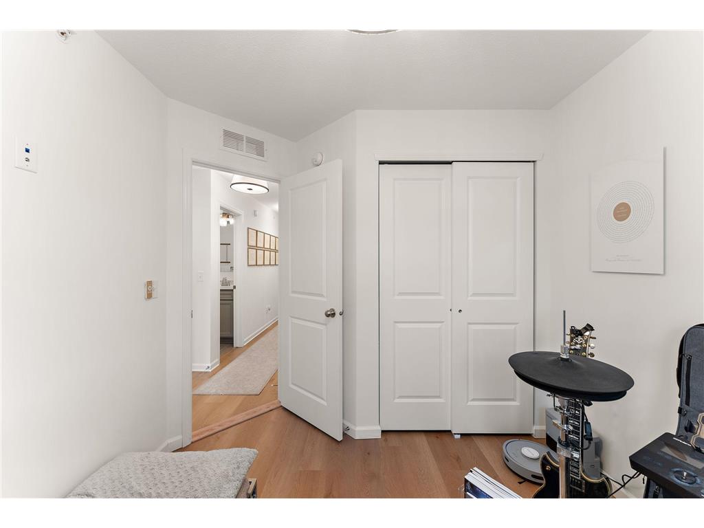 870 Mount Curve Boulevard #F Saint Paul MN 55116 7055338 image23