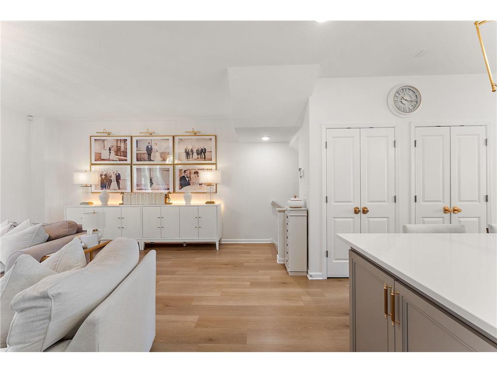 870 Mount Curve Boulevard #F Saint Paul MN 55116 7055338 image7