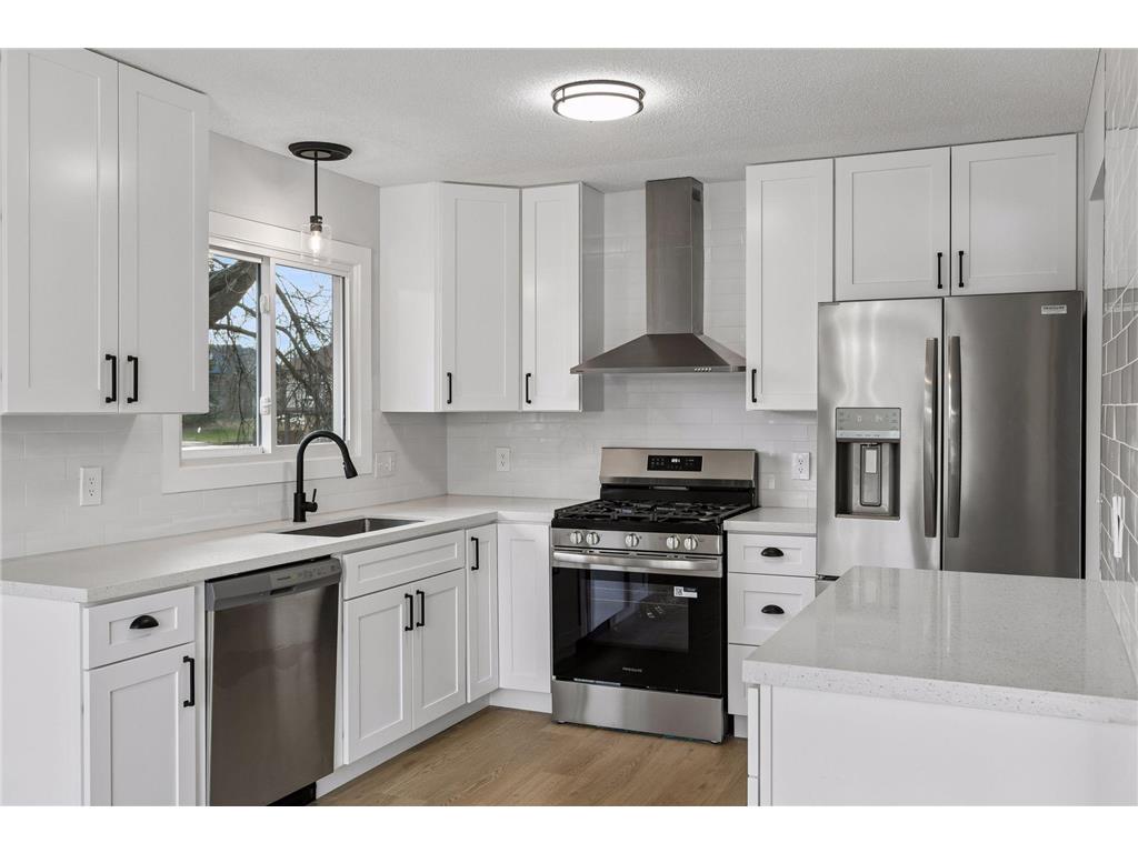 8708 64th Avenue N Brooklyn Park MN 55428 7052809 image1