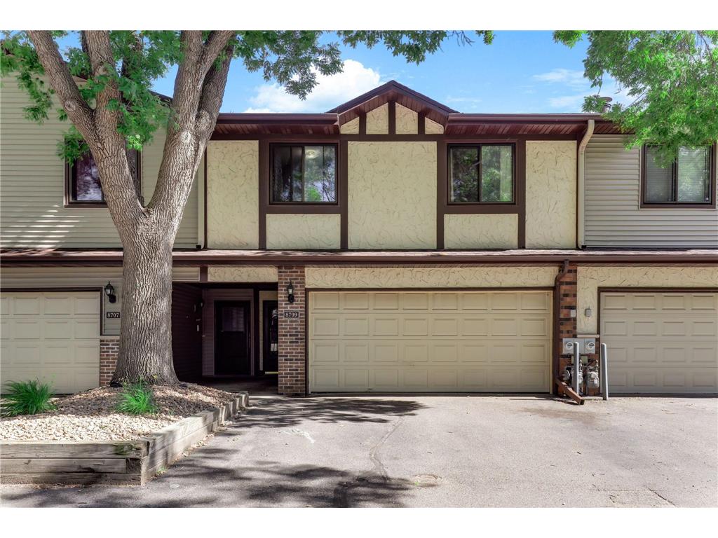 8709 Maplebrook Parkway N Brooklyn Park MN 55445 7087112 image1