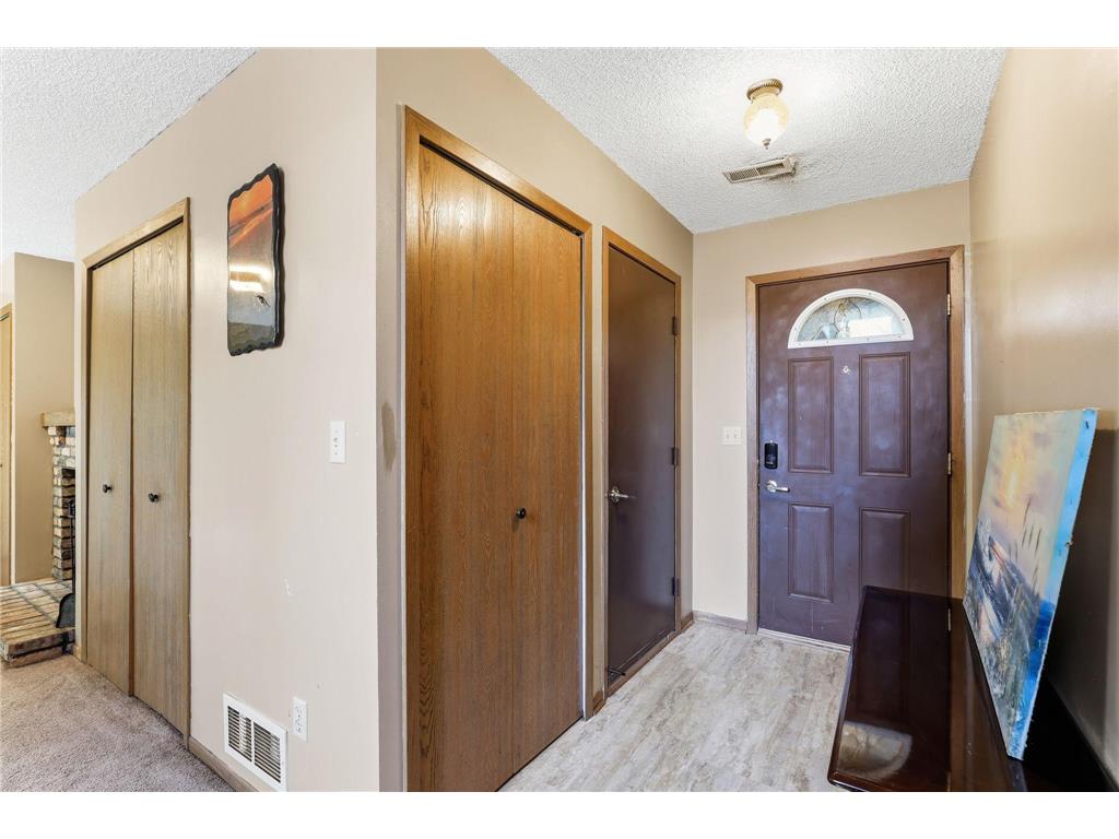 8709 Maplebrook Parkway N Brooklyn Park MN 55445 7087112 image2