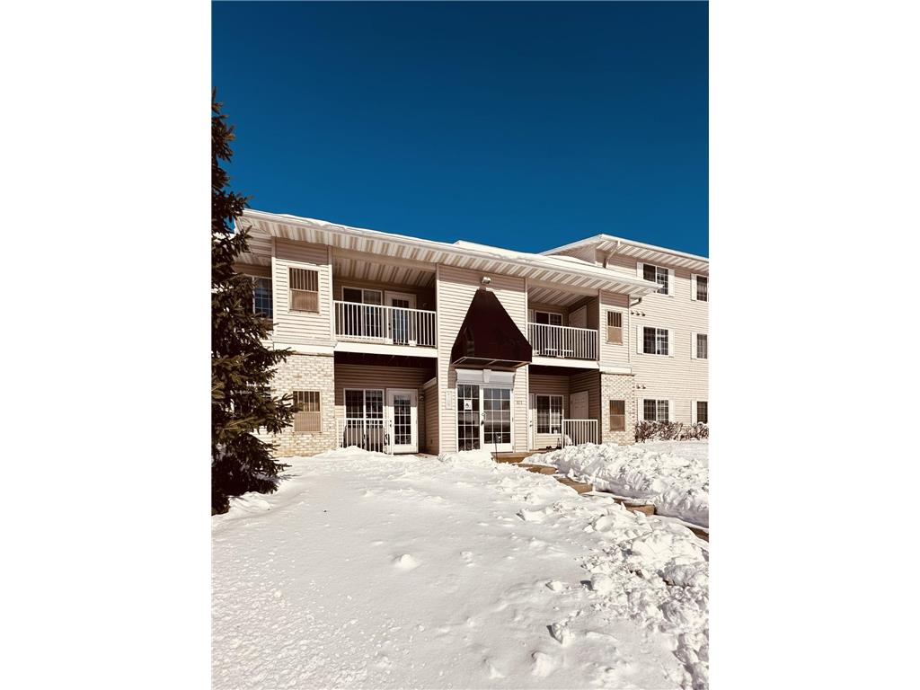 871 37th Avenue NW #C Rochester MN 55901 7039016 image1