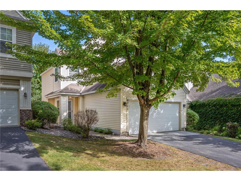 8711 N Bay Drive Chanhassen MN 55317 - Riley 6637628 image1