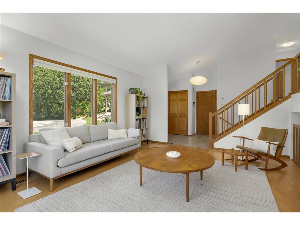 8713 Lakeview Circle Bloomington MN 55438 7094378 image10