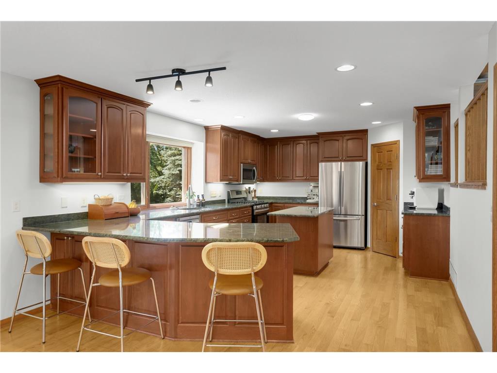 8713 Lakeview Circle Bloomington MN 55438 7094378 image13