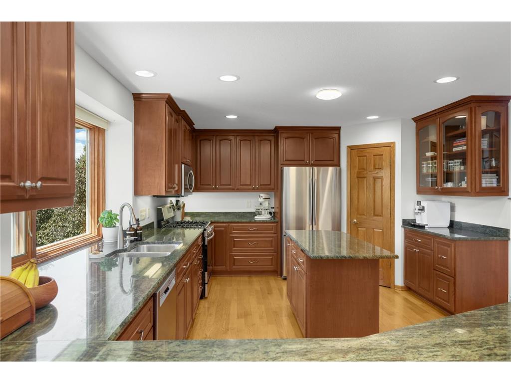 8713 Lakeview Circle Bloomington MN 55438 7094378 image14
