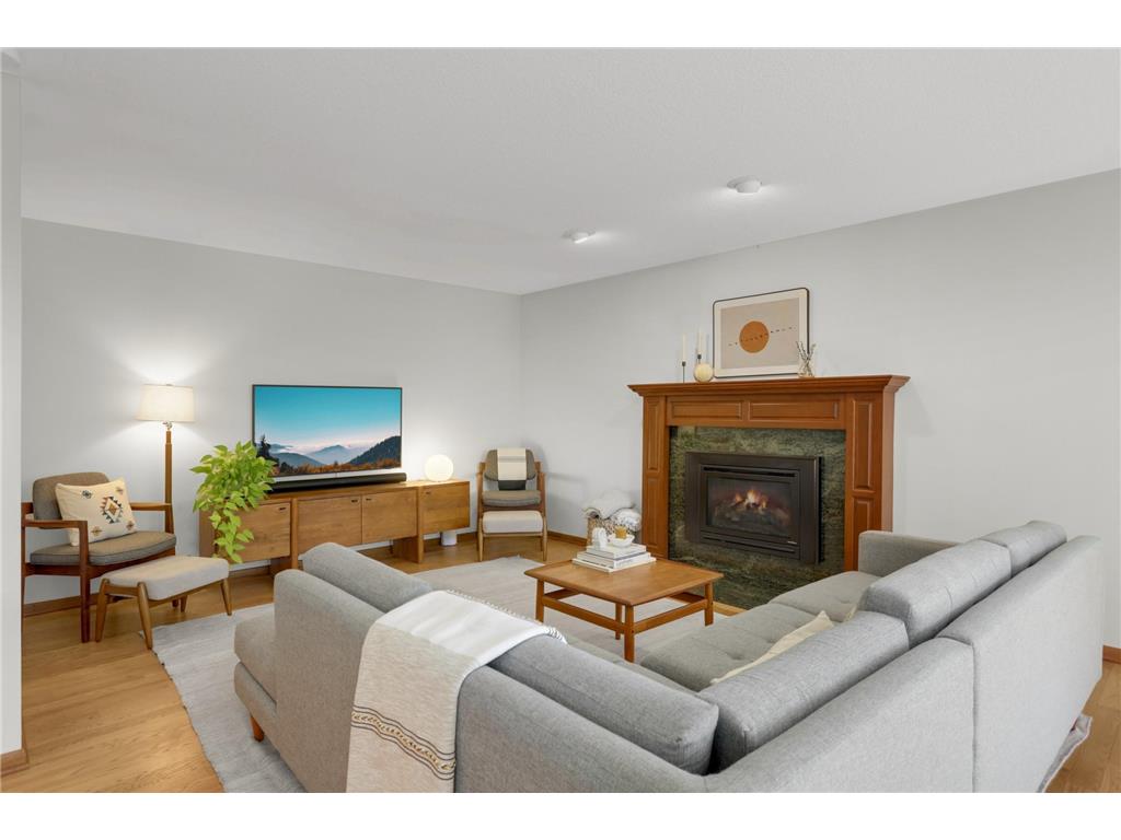 8713 Lakeview Circle Bloomington MN 55438 7094378 image18