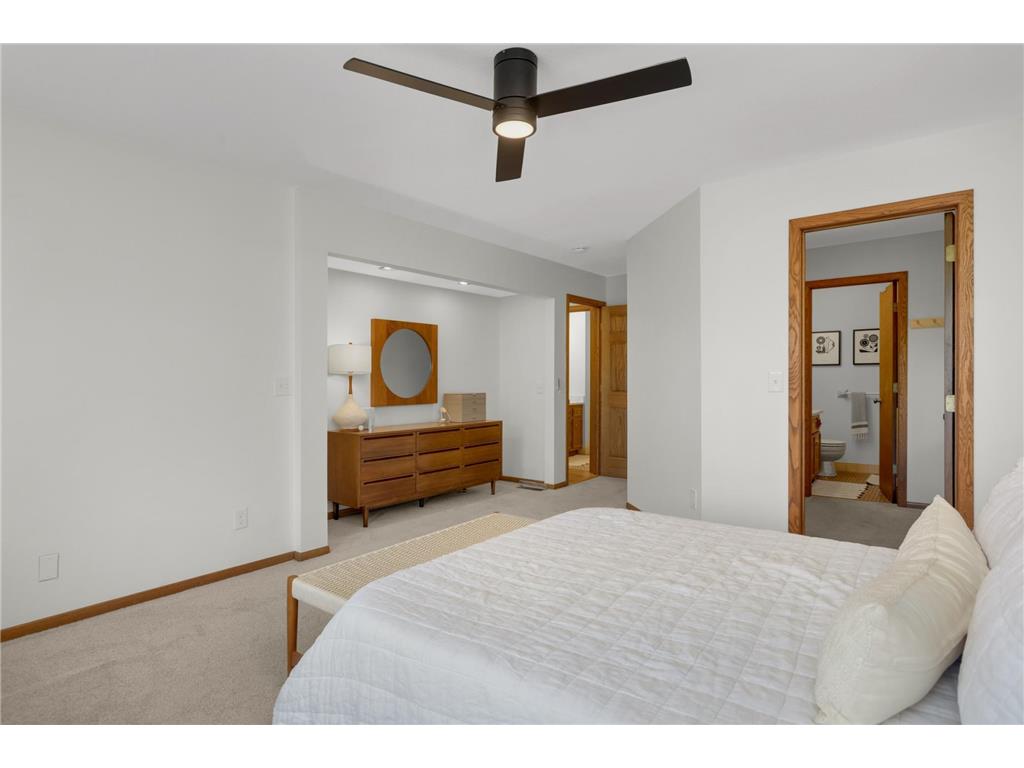 8713 Lakeview Circle Bloomington MN 55438 7094378 image23