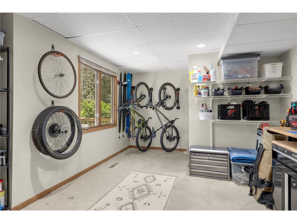 8713 Lakeview Circle Bloomington MN 55438 7094378 image36