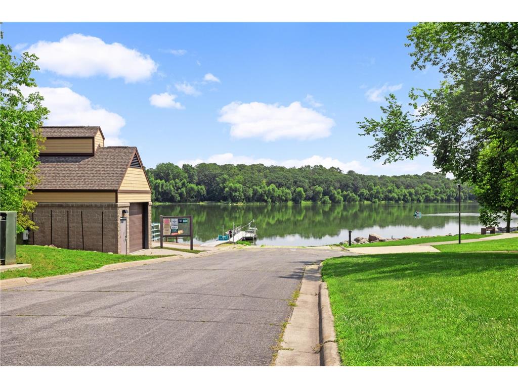 8713 Lakeview Circle Bloomington MN 55438 7094378 image43