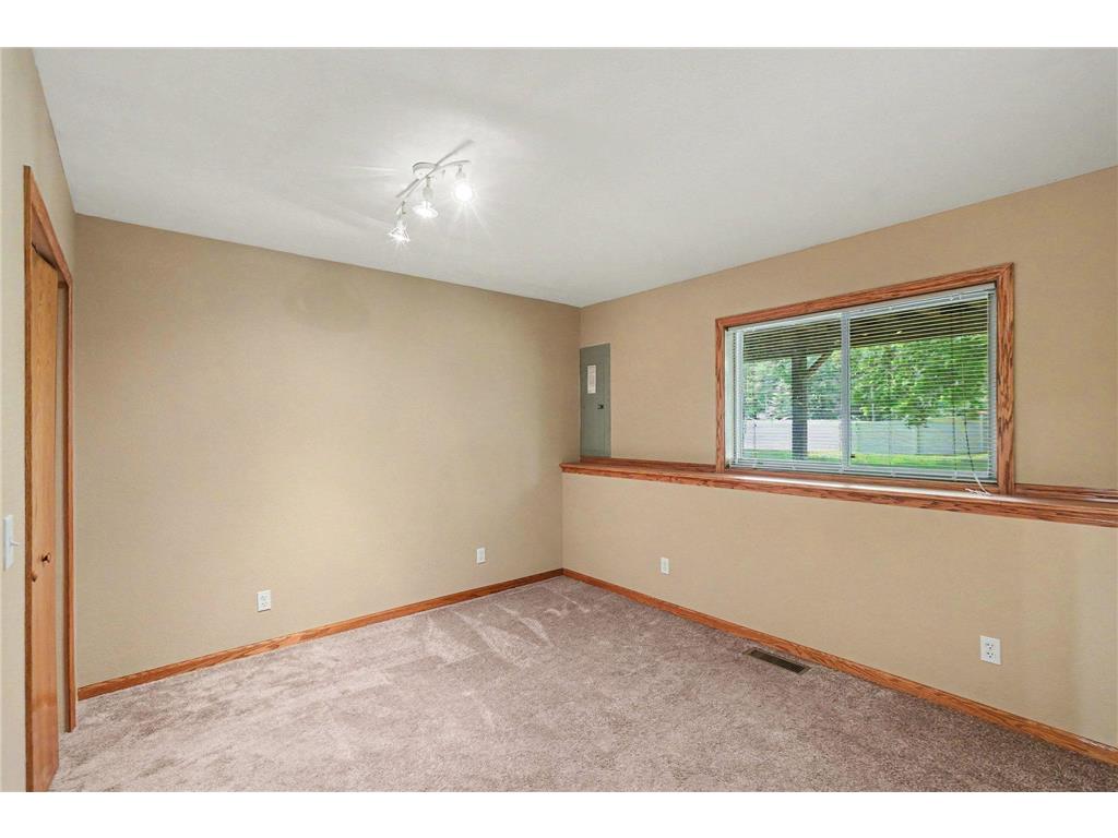 8714 E River Road NW Coon Rapids MN 55433 7093929 image20