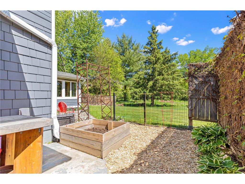 872 Westview Drive Shoreview MN 55126 7073672 image35