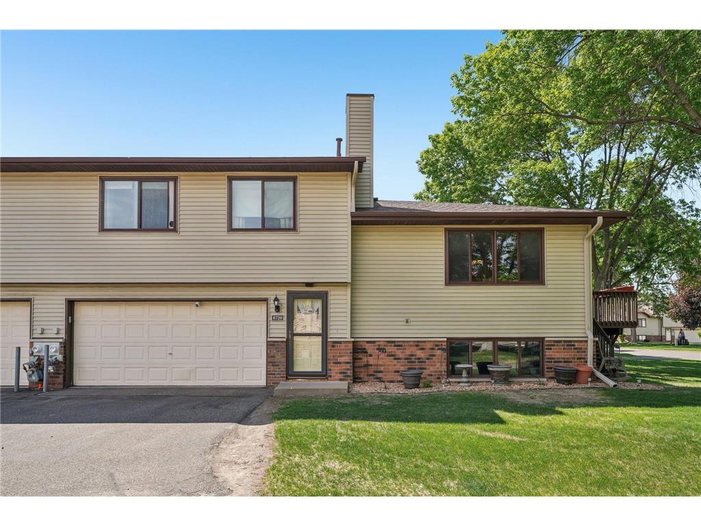 8720 N Maplebrook Circle Brooklyn Park MN 55445 7075701 image1