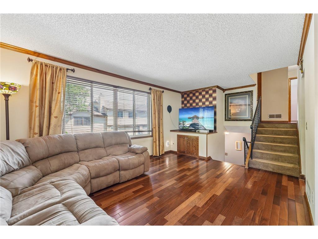 8720 N Maplebrook Circle Brooklyn Park MN 55445 7075701 image3
