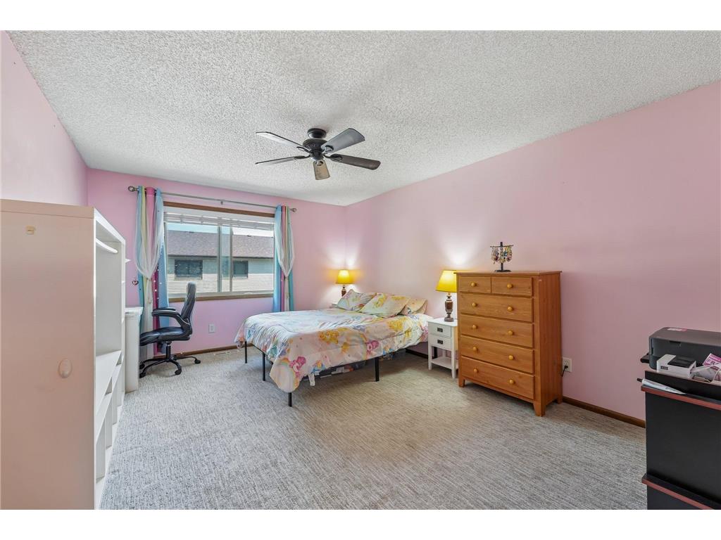 8720 N Maplebrook Circle Brooklyn Park MN 55445 7075701 image5