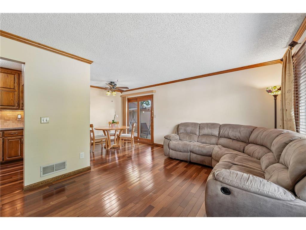 8720 N Maplebrook Circle Brooklyn Park MN 55445 7075701 image6